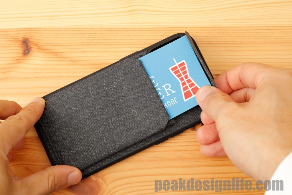 Peak Design モバイルウォレットの使い方 カードの収納方法
